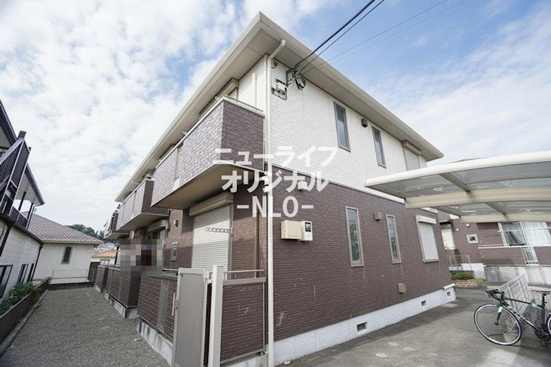 建物外観　閑静な住宅街に佇む、積水ハウスのシャーメゾン。