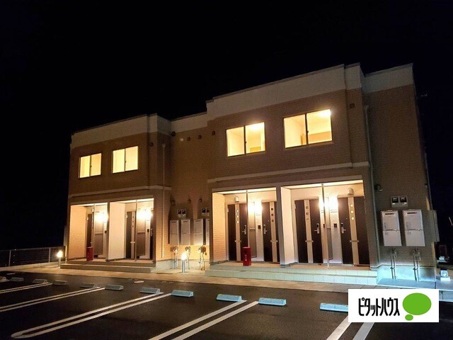 建物外観　外観写真（夜）