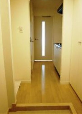 玄関　同マンション別部屋参照。