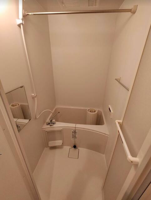 バス・シャワールーム　別部屋の参考写真