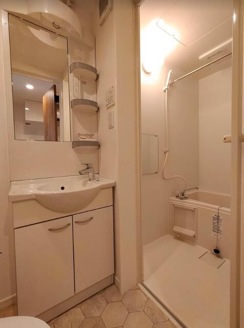 洗面設備　別部屋の参考写真