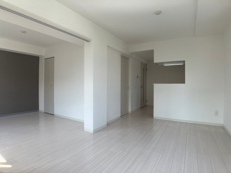 居室・リビング　広くてキレイなお部屋が広がっていて、充実した生活が送れそう。