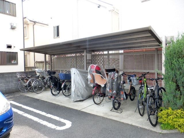 その他共有部分　★駐輪場も屋根付きです★