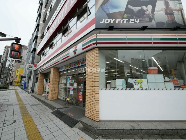 コンビニ　セブンイレブン台東浅草橋3丁目店（コンビニ）まで261m
