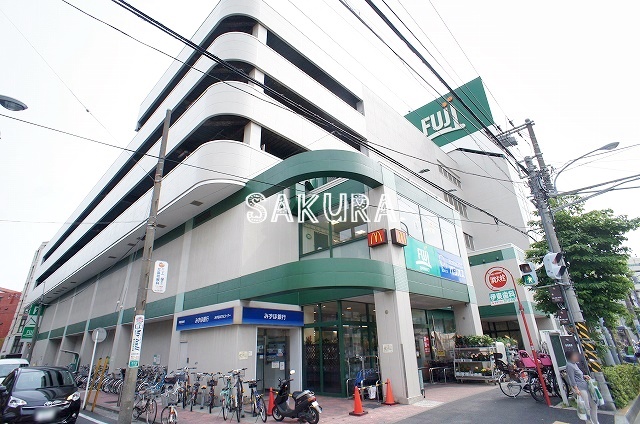 スーパー　SUPER MARKET FUJI(スーパーマーケットフジ)（スーパー）まで215m