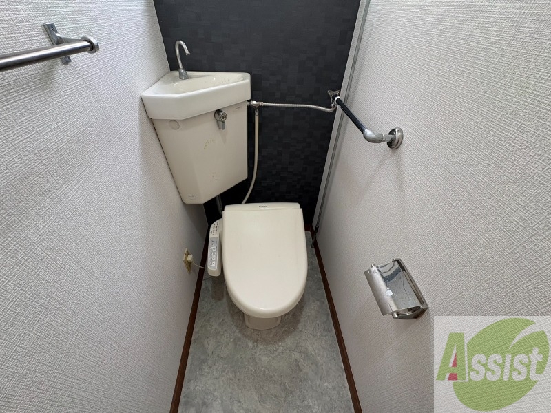 トイレ　こちらはトイレです。清潔感があり、安心して使用できます。