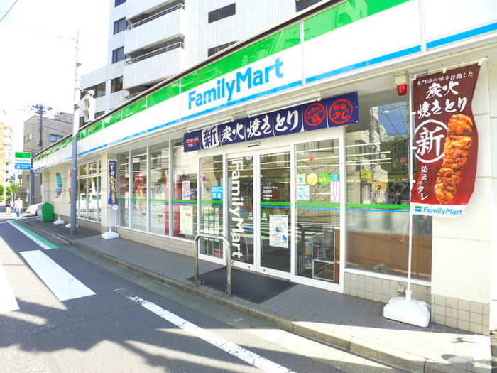 コンビニ　ファミリーマート　目白南店（コンビニ）まで165m
