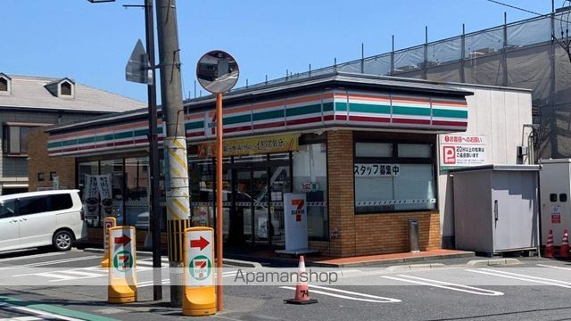 コンビニ　セブンイレブン（コンビニ）まで341m