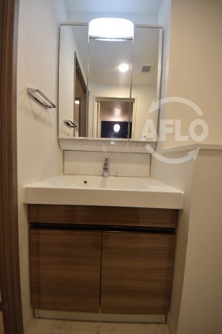 洗面設備　ラフォルム鎗屋町　独立洗面台