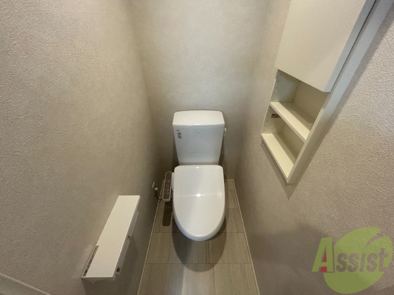 トイレ　トイレはウォシュレット機能付きです。安心して使用できますね。