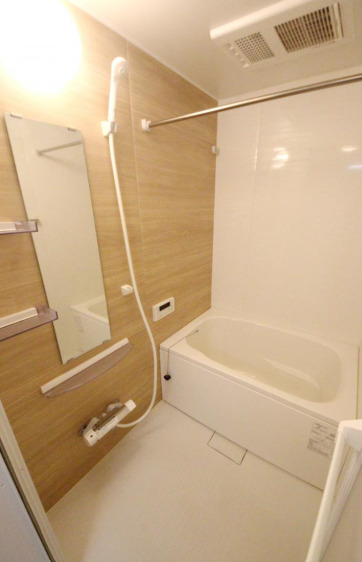 バス・シャワールーム　別部屋の画像を使用しております。