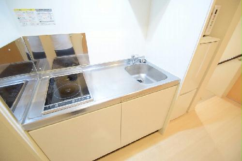 キッチン　仕様・設備は現況と異なる場合があります。現況優先。