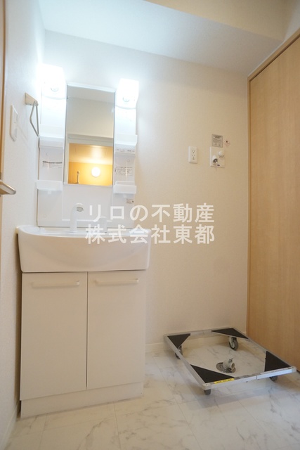 洗面設備　洗髪洗面化粧台なのでおでかけ準備もラクラクです☆