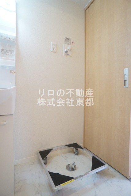 その他　洗濯機置き場は室内にあるので雨に濡れる心配はありません洗濯機