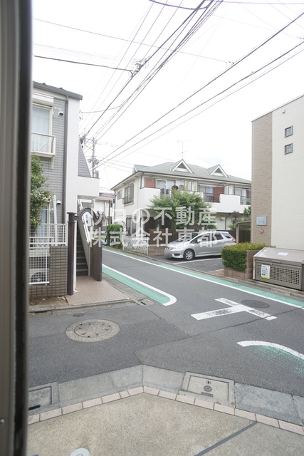 バルコニー　お天気のいい日は外干しもできますね！！