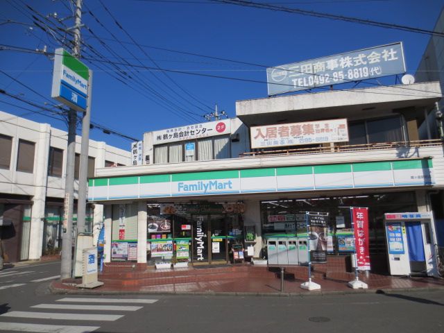 コンビニ　ファミリーマート鶴ケ島駅前店（コンビニ）まで641m