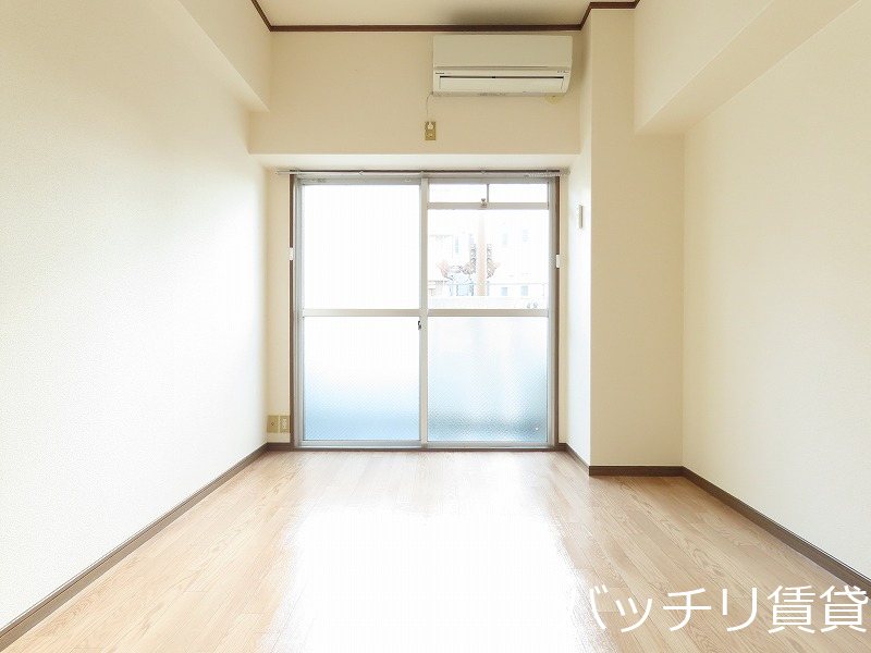 居室・リビング　＊画像は別部屋の為、現状を優先いたします