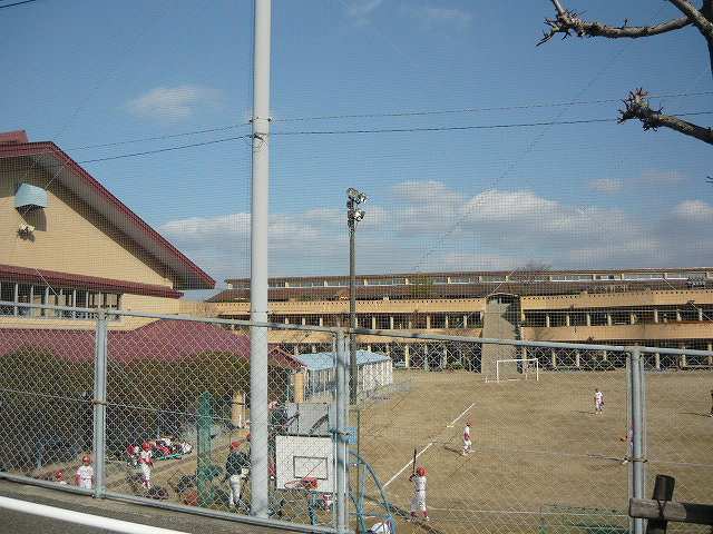 小学校　広島市立矢野南小学校（小学校）まで670m