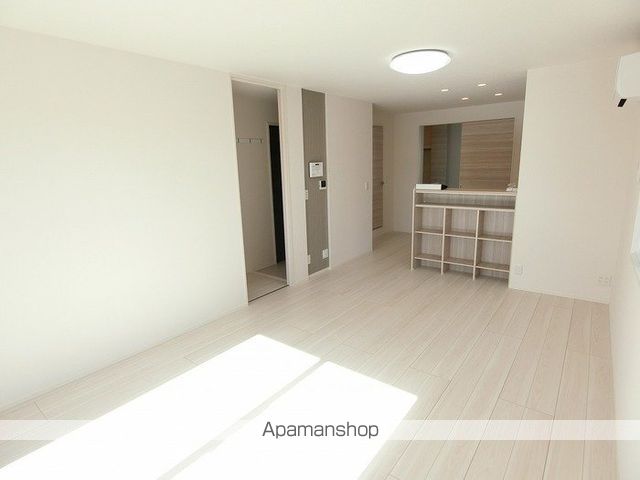 メルベーユ中筋IIの居間写真