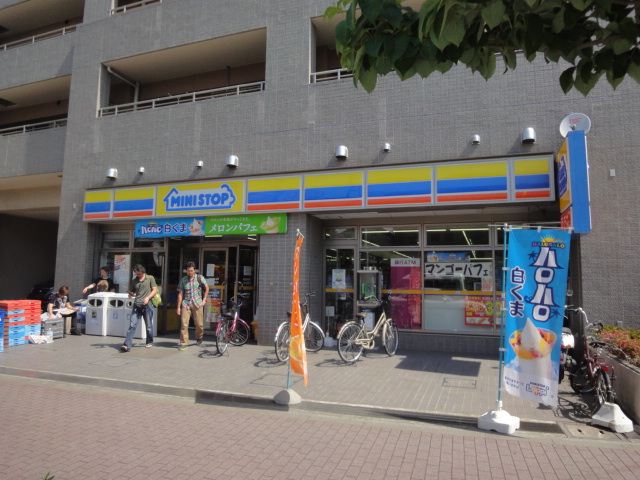 コンビニ　ミニストップ（コンビニ）まで390m