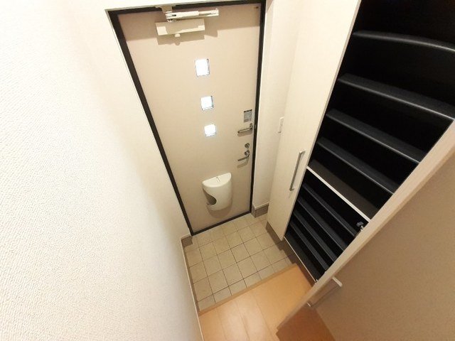 イル レジーナ Iの玄関写真