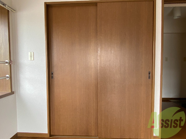 収納　収納は、奥行きがあるウォークインクローゼットです。