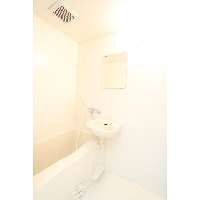 K’s Flat Nishi-Tobeの風呂写真