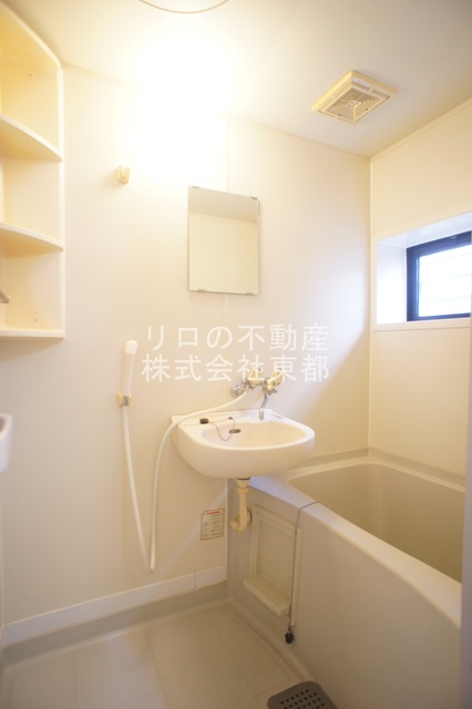バス・シャワールーム　使いやすい☆洗面ボールと一体型のバスルームです♪