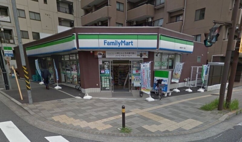 コンビニ　ファミリーマート横浜反町一丁目店（コンビニ）まで208m