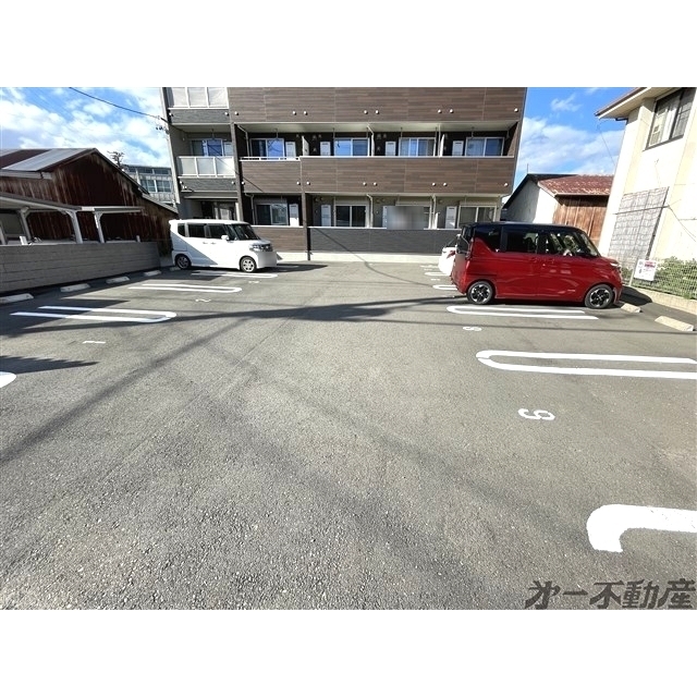 駐車場　駐車場