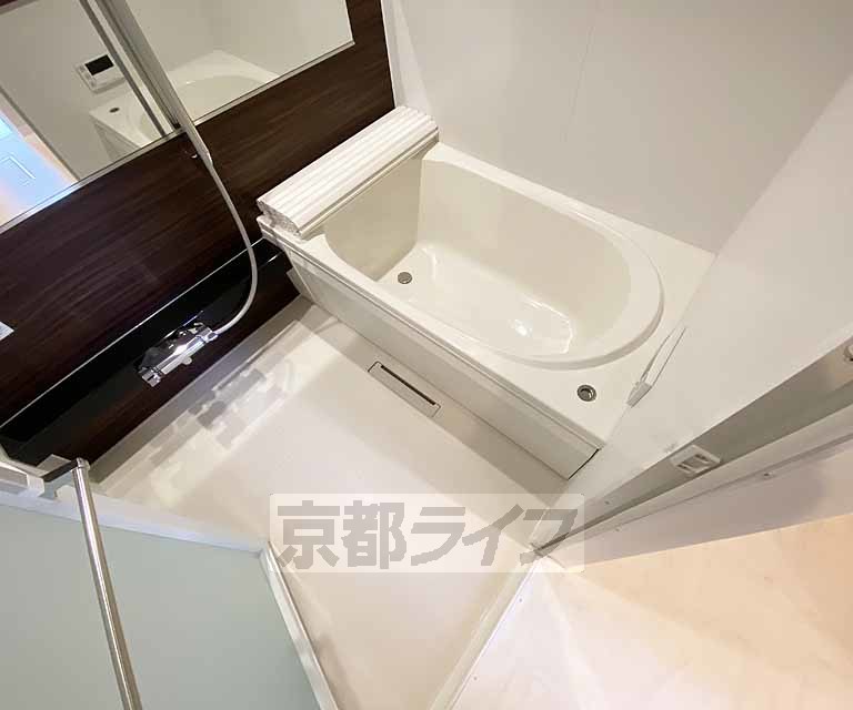 バス・シャワールーム　浴室乾燥機付きの物件です