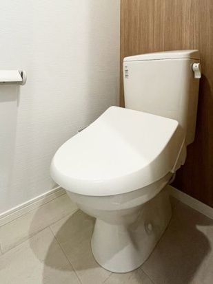トイレ　別部屋参考写真となります
