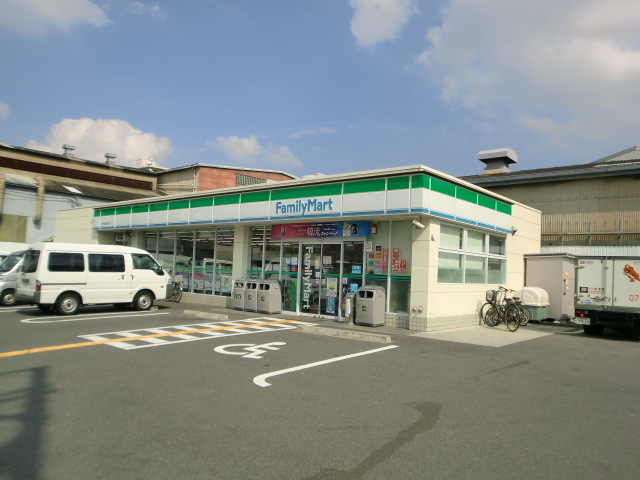 コンビニ　ファミリーマート 東大阪川俣店（コンビニ）まで286m