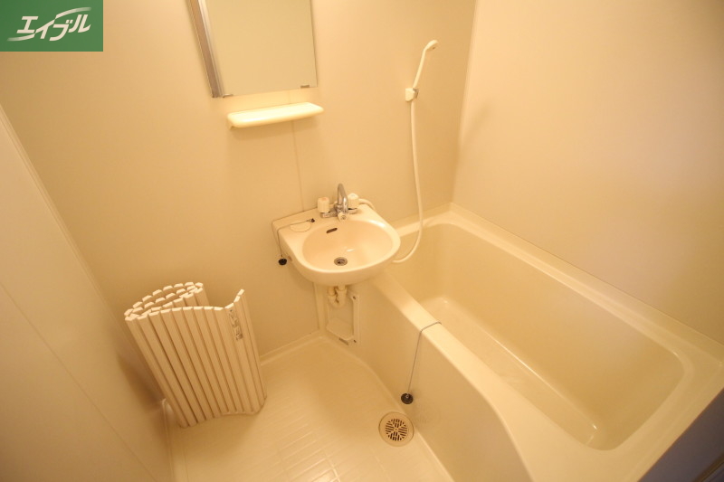バス・シャワールーム　※同タイプのお部屋の写真です