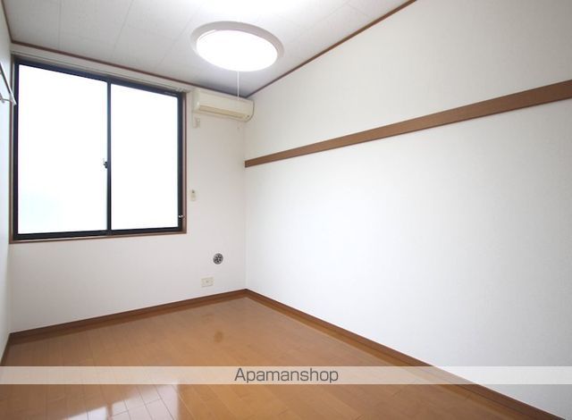 メインシティガーデン 新井壱番館の居間写真