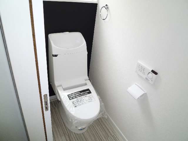 トイレ　同建設会社の写真です。