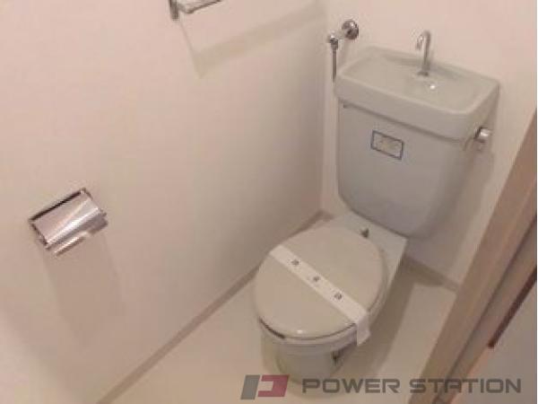 地下鉄東西線 新さっぽろ駅 徒歩15分 4階建 築37年のトイレ写真