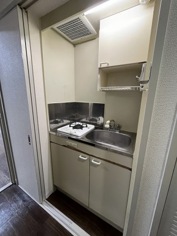 地下鉄四つ橋線 四ツ橋駅 徒歩5分 9階建 築33年のキッチン写真