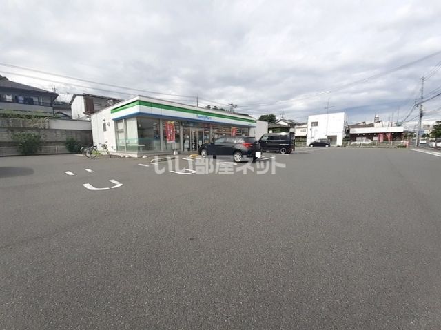 コンビニ　ファミリーマート津山小田中店（コンビニ）まで498m