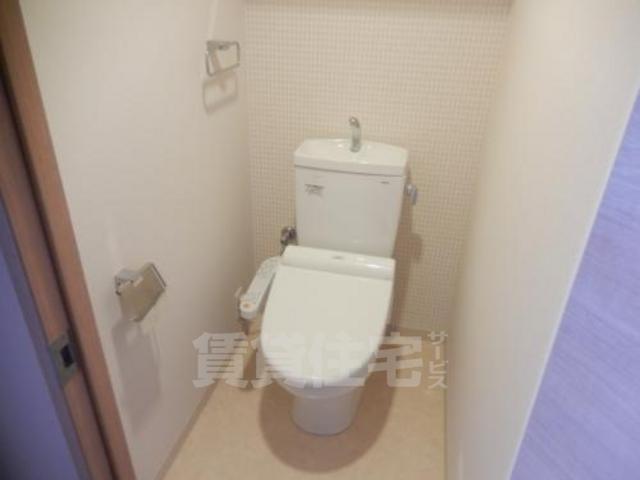 西鉄天神大牟田線 高宮駅 徒歩6分 11階建 築13年のトイレ写真