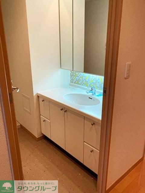 洗面設備　※写真は同タイプ住戸です。