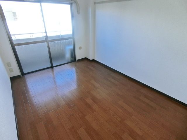 ＪＲ中央線 立川駅 徒歩18分 4階建 築35年の居間写真