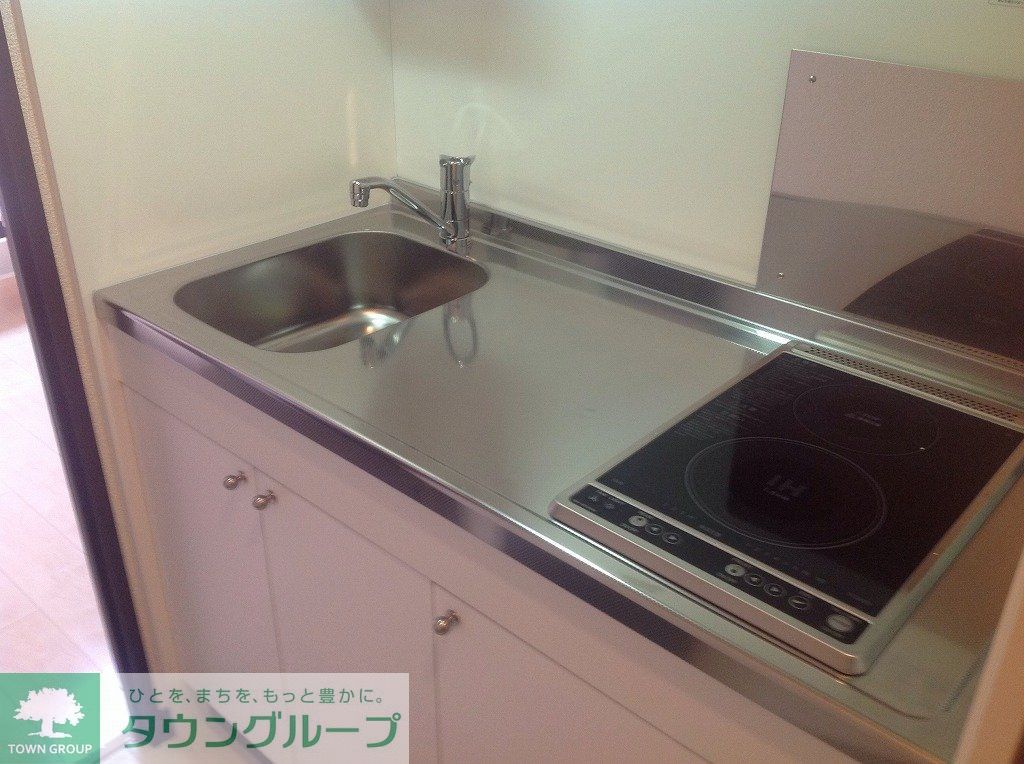 キッチン　２口電気コンロ(手前ＩＨ・奥ラジエントヒーター)