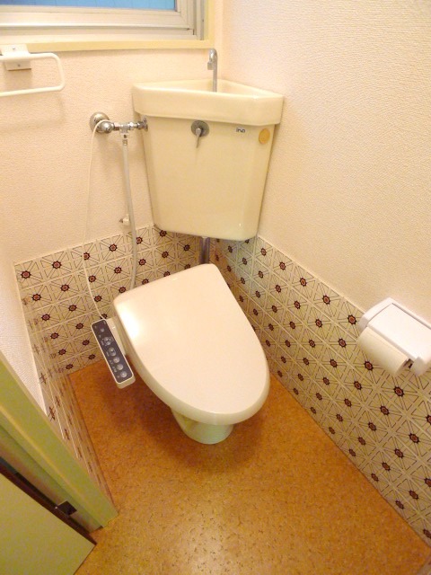 地下鉄桜通線 吹上駅 徒歩10分 4階建 築49年のトイレ写真