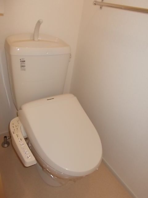ＪＲ宇都宮線 岡本駅 徒歩17分 2階建 築15年のトイレ写真