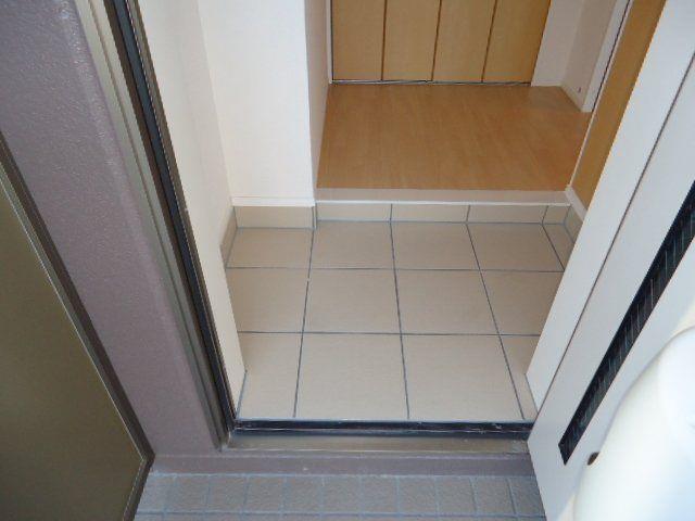 West Houseの玄関写真