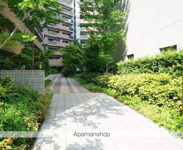 東京メトロ有楽町線 豊洲駅 徒歩6分 8階建 築19年の外観写真