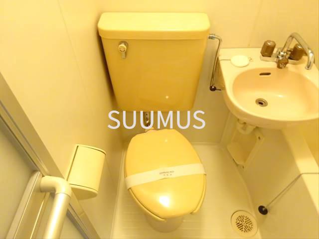 京王線 笹塚駅 徒歩9分 3階建 築36年のトイレ写真