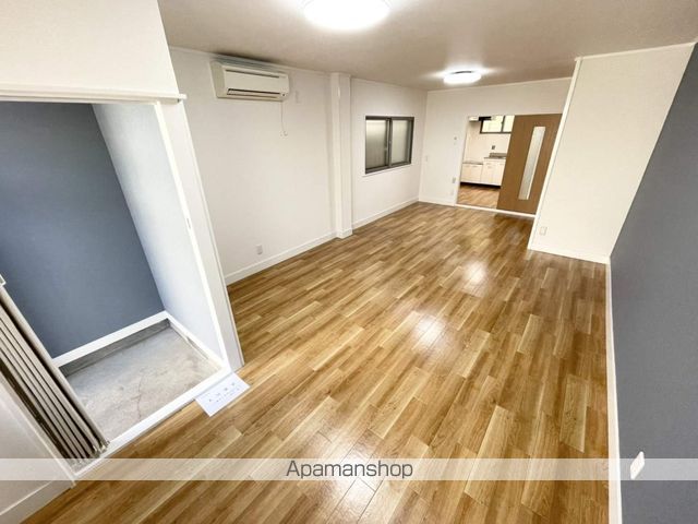 玄関　内覧希望は専属募集のアパマンショップ上新庄店まで！