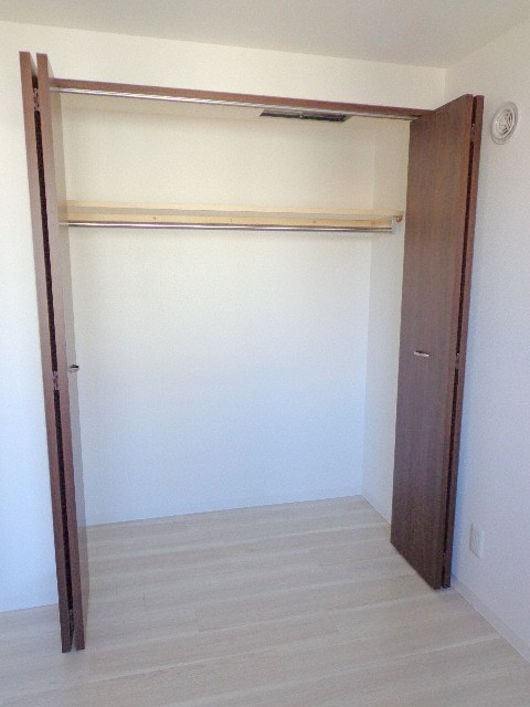 収納　衣類の収納に便利なクローゼットが付いています！